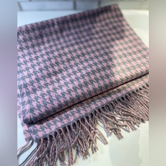 100% Cashmere oversized houndstooth scarf wrap swaddle blanket cape poncho - Picture 1 of 4